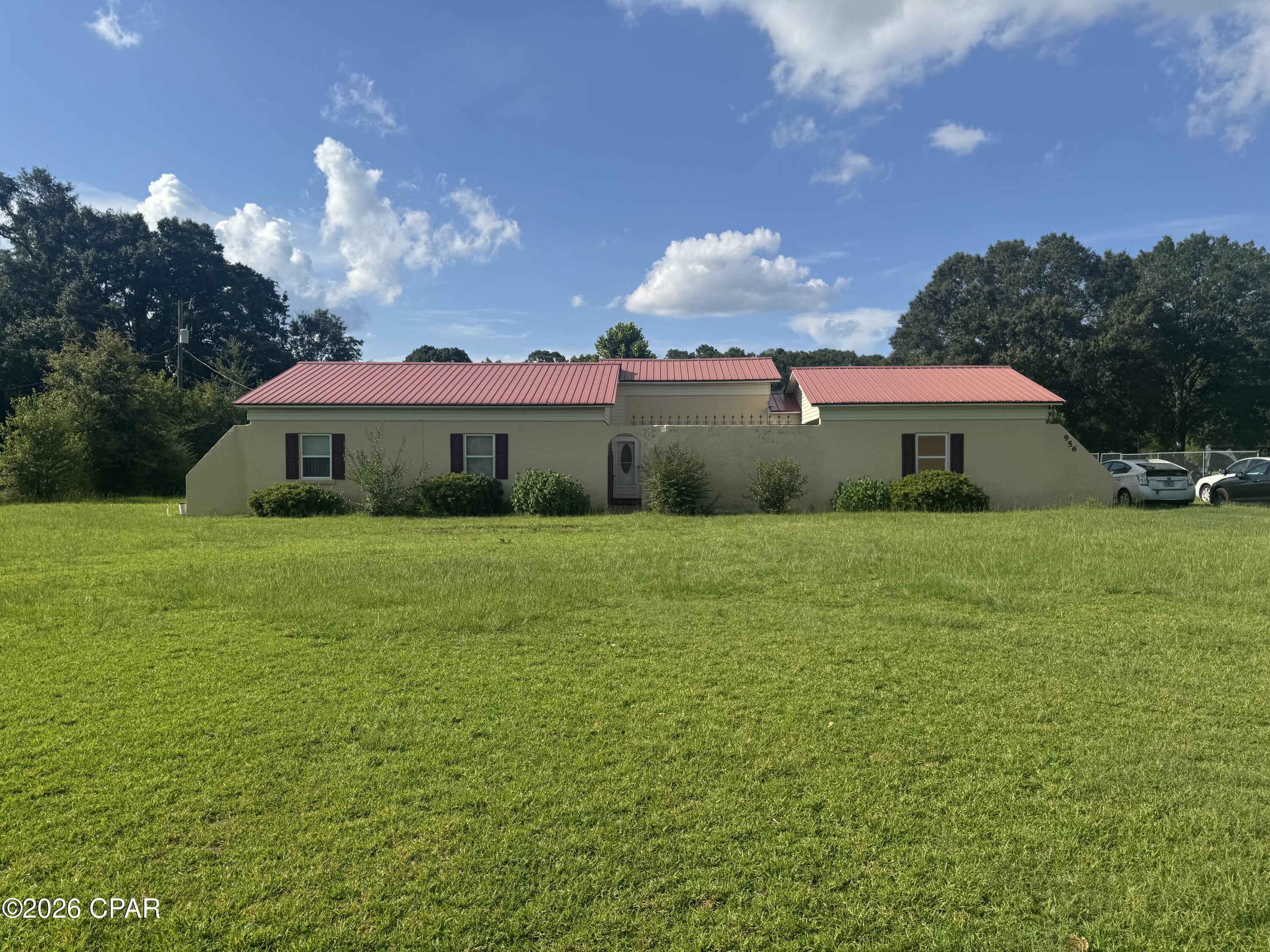 956 Everett Road Graceville, FL 32440 - Photo 2 of 10