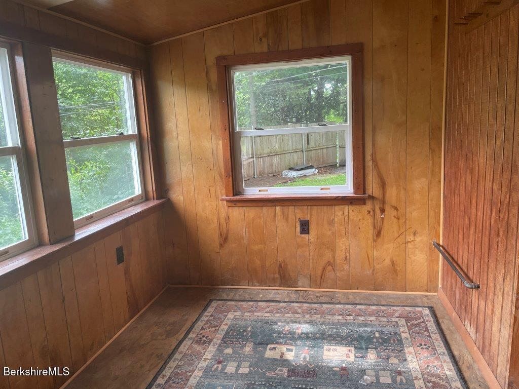 21 Woodleigh Road Pittsfield, MA 01201 - Photo 15 of 27 20260623_192249325_iOS
