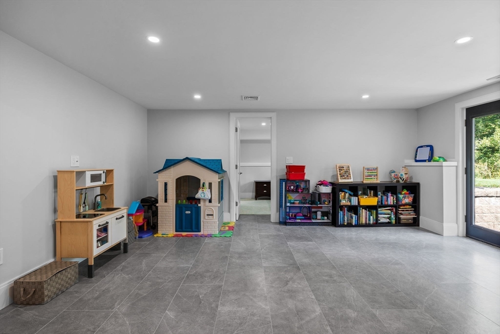 83 Winter Street Lexington, MA 02420 - Photo 35 of 42