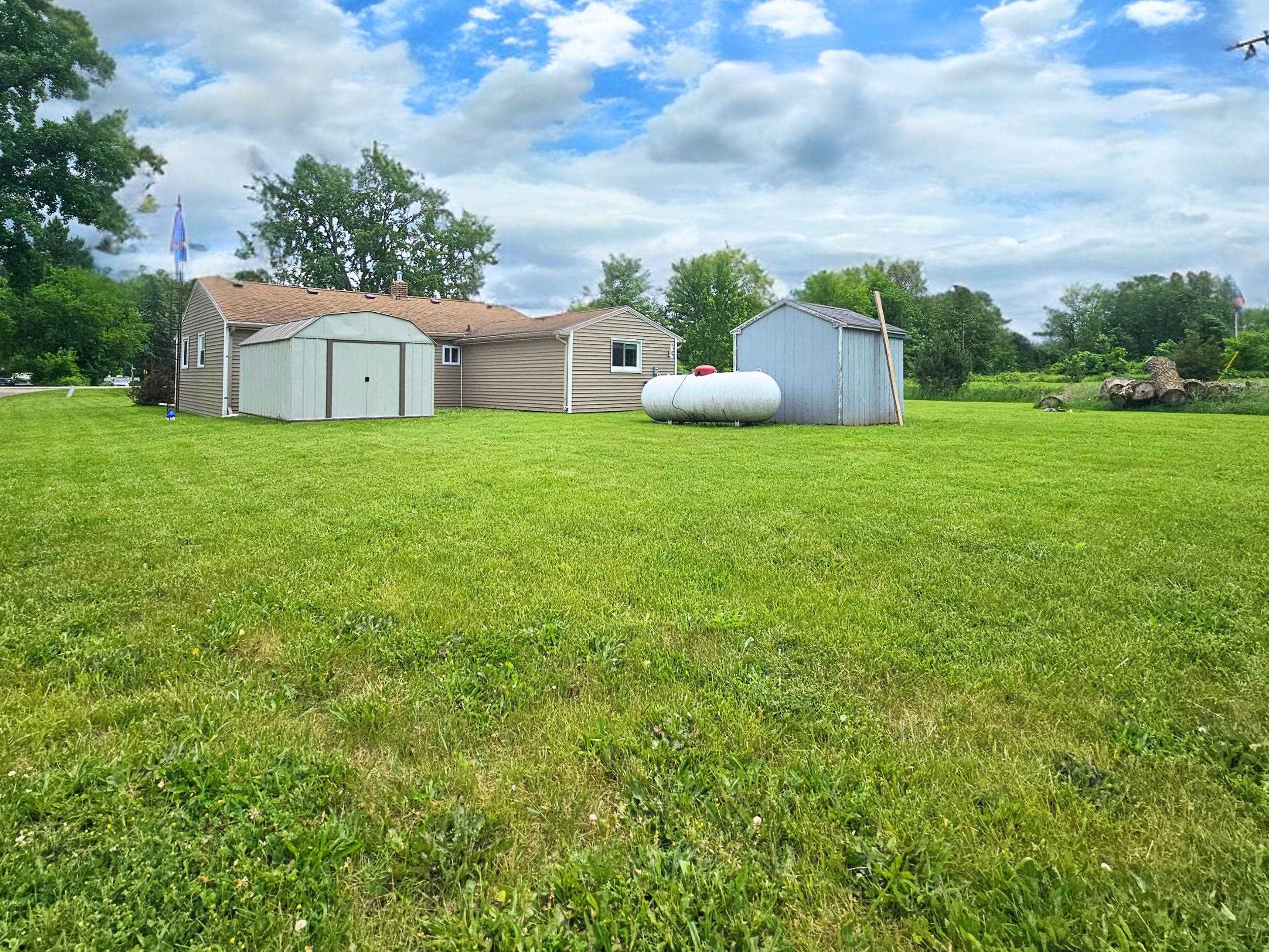 195 North Maple Leaf Road Lapeer, MI 48446 - Photo 26 of 27