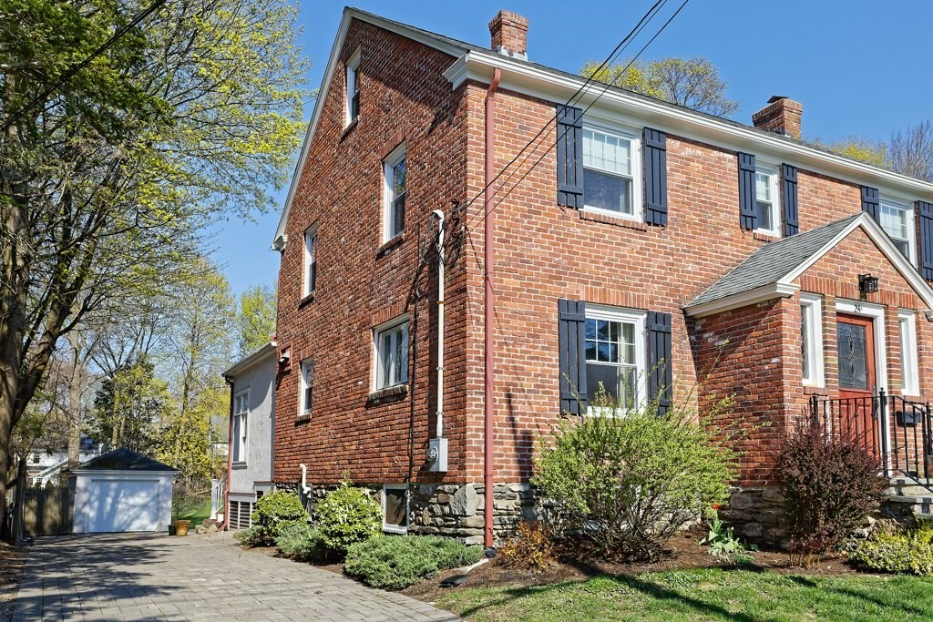 24 Brantwood Road Worcester, MA 01602 - Photo 3 of 37