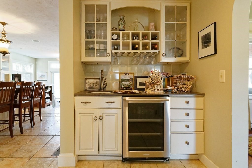 24 Brantwood Road Worcester, MA 01602 - Photo 8 of 37