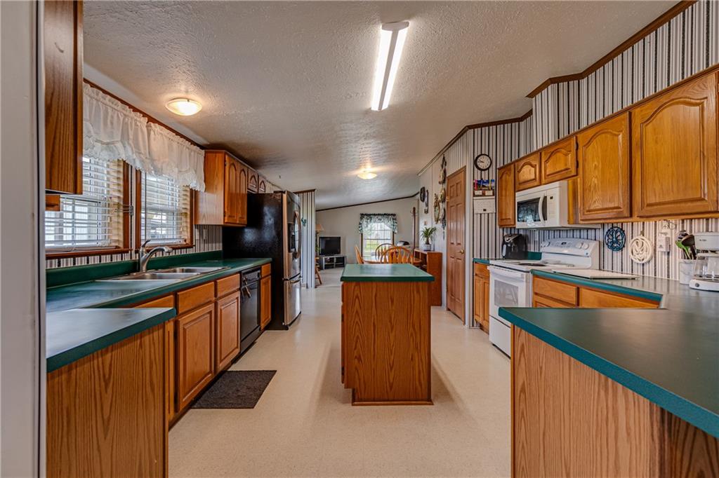 22176 East 1100th Road Pleasanton, KS 66075 - Photo 26 of 60