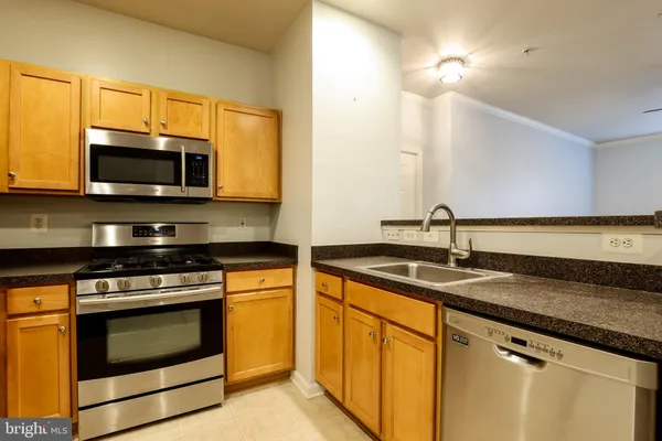 $2,100 | 5123 A Travis Edward Way, Unit A, Centreville, VA 20120