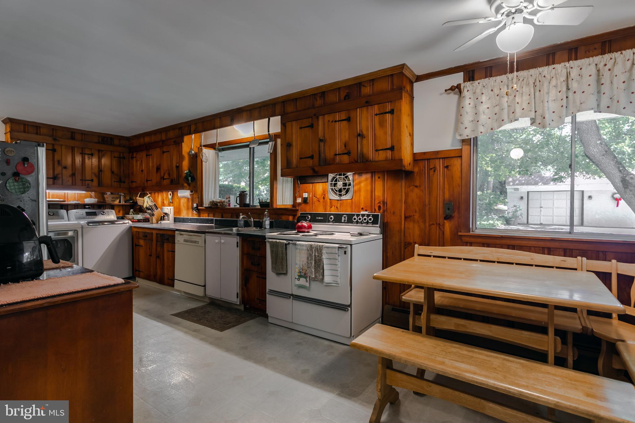 825 Crum Creek Road Springfield, PA 19064 - Photo 12 of 24 Gallery Image 12