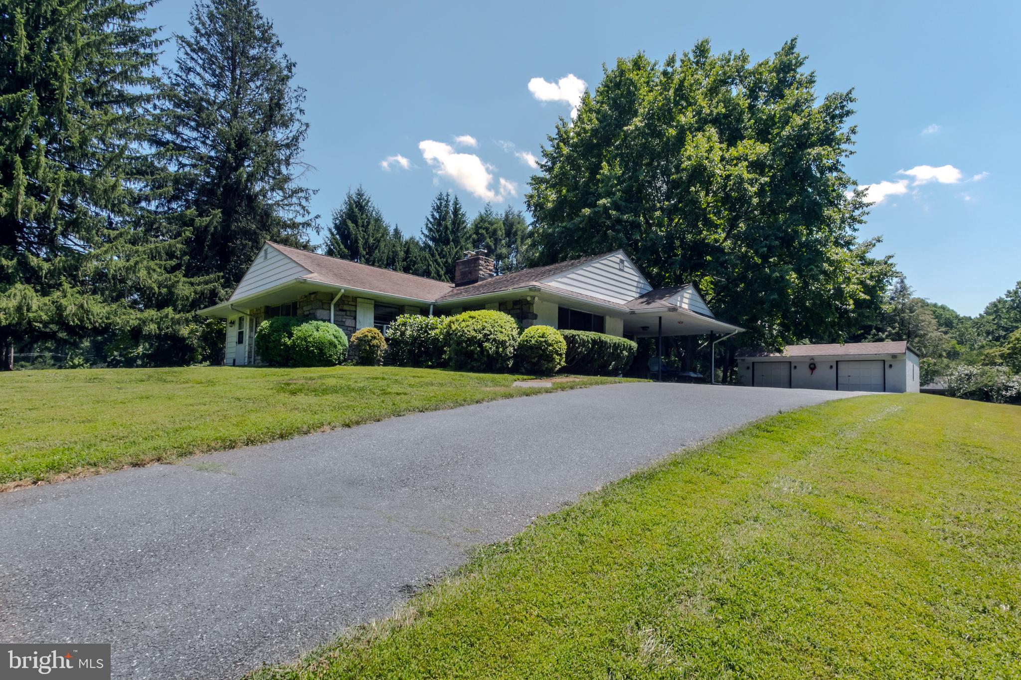 825 Crum Creek Road Springfield, PA 19064 - Photo 2 of 24 Gallery Image 2