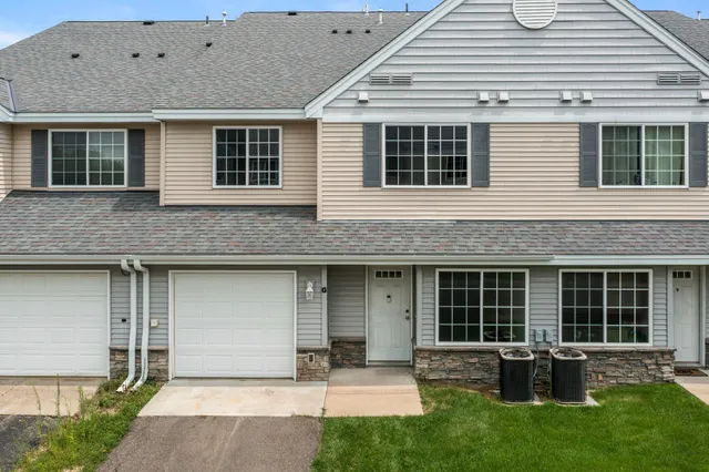 $215,000 | 301 Roosevelt Street South, Unit G, Cambridge, MN 55008