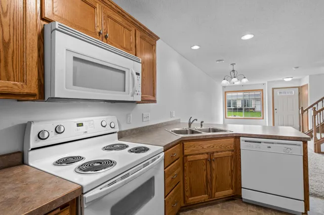 $215,000 | 301 Roosevelt Street South, Unit G, Cambridge, MN 55008