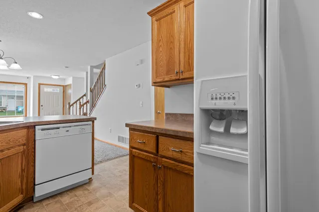 $215,000 | 301 Roosevelt Street South, Unit G, Cambridge, MN 55008