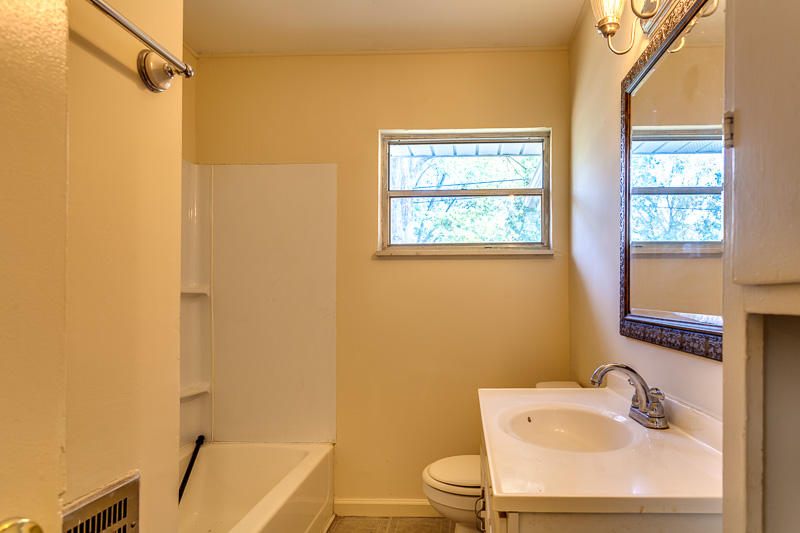 5113 Clover Road Knoxville, TN 37912 - Photo 13 of 18 017161014-2-5113CloverRdKnoxvilleTN-SMAL