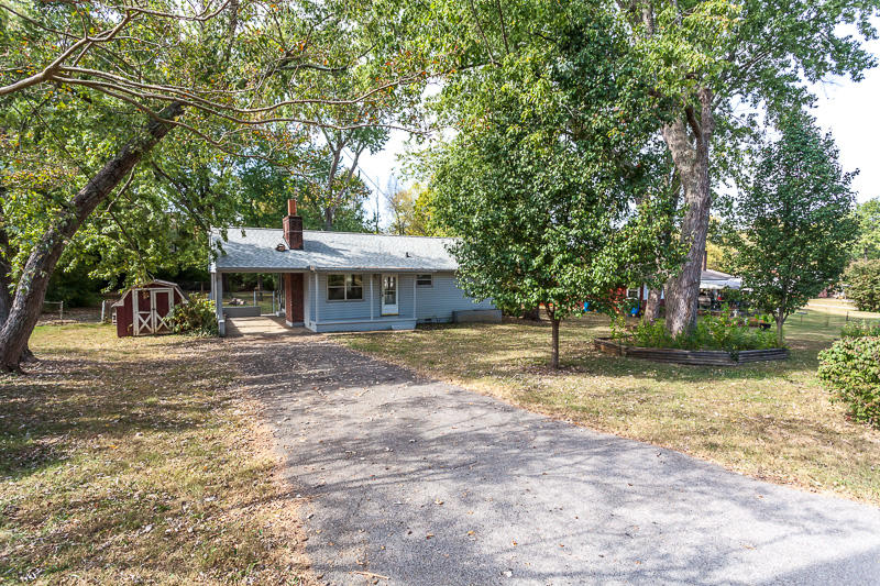 5113 Clover Road Knoxville, TN 37912 - Photo 3 of 18 002161014-2-5113CloverRdKnoxvilleTN-SMAL