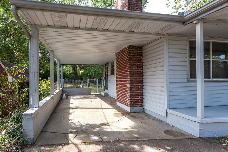 5113 Clover Road Knoxville, TN 37912 - Photo 4 of 18 006161014-2-5113CloverRdKnoxvilleTN-SMAL