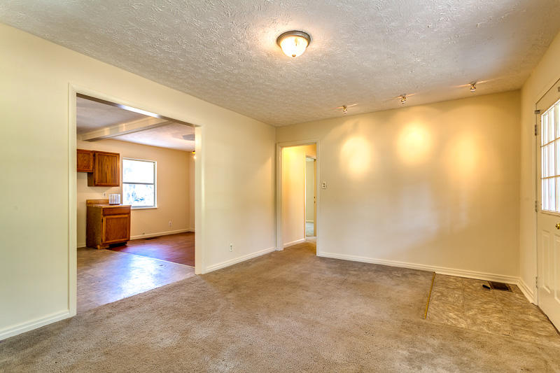 5113 Clover Road Knoxville, TN 37912 - Photo 7 of 18 011161014-2-5113CloverRdKnoxvilleTN-SMAL