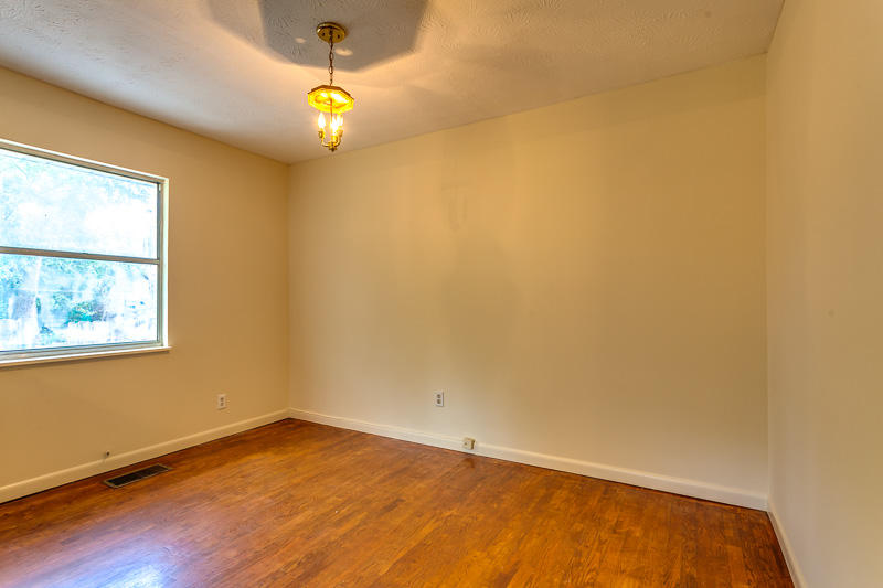 5113 Clover Road Knoxville, TN 37912 - Photo 10 of 18 014161014-2-5113CloverRdKnoxvilleTN-SMAL