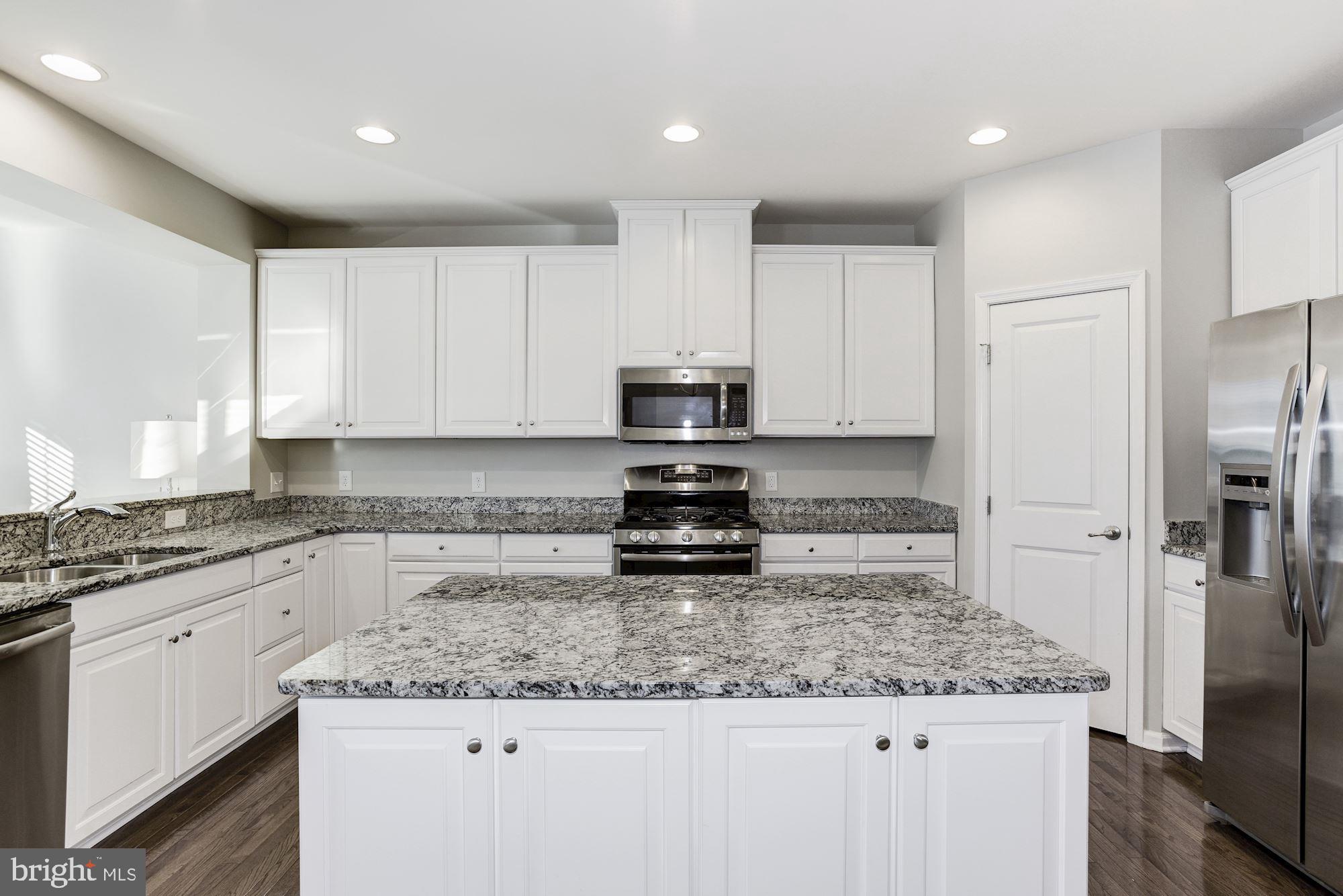 16 Grace Drive Marlton, NJ 08053 - Photo 15 of 41 Kitchen with center island