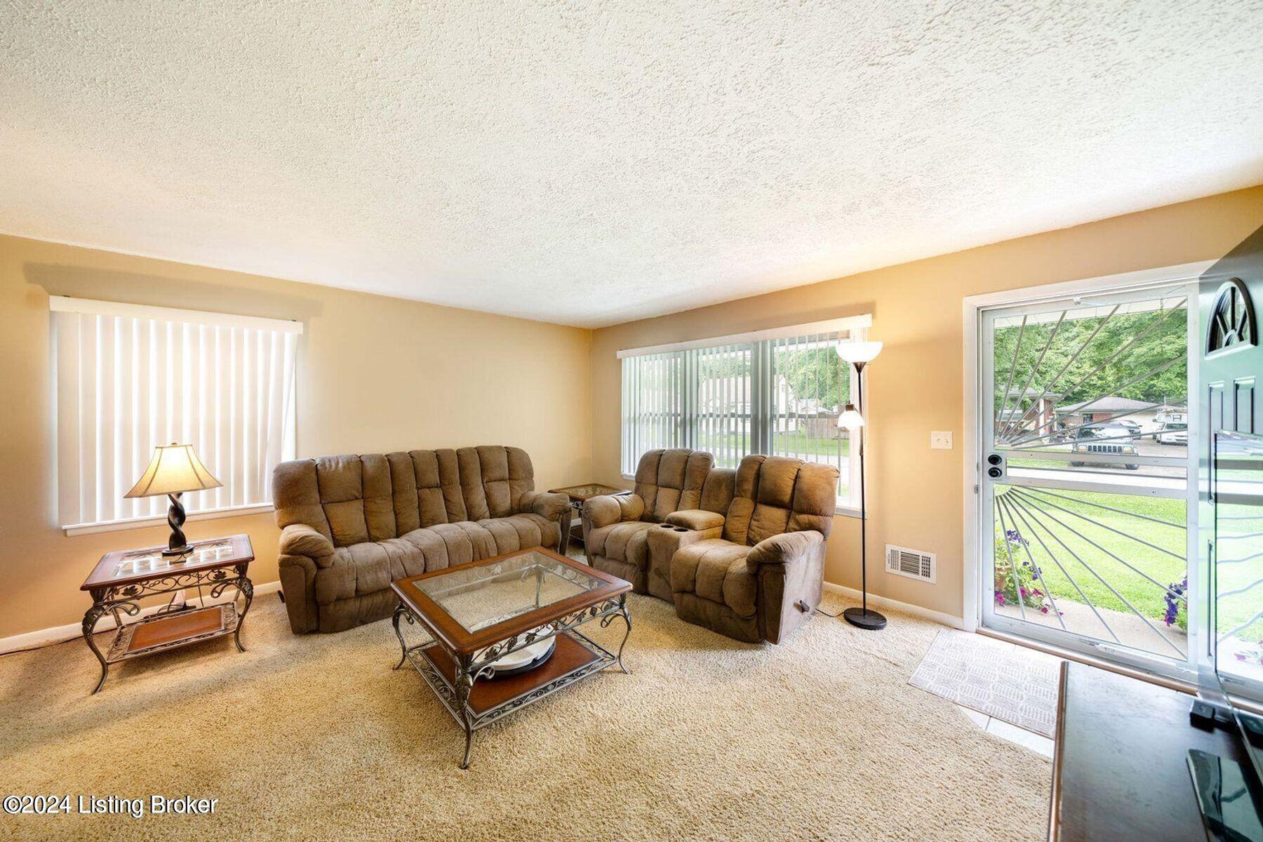 7540 Ralston Avenue Louisville, KY 40258 - Photo 6 of 38 photo_online_028