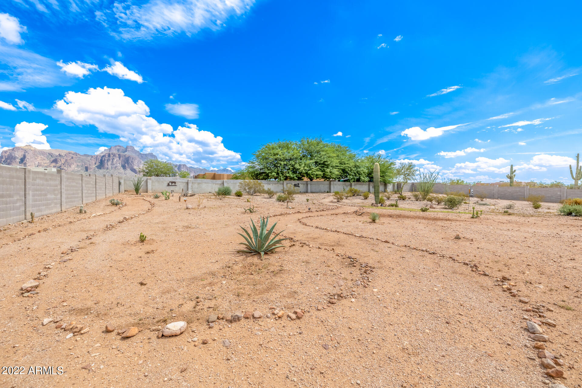 1879 North Hilton Road Apache Junction, AZ 85119 - Photo 69 of 89 62 - Hilton