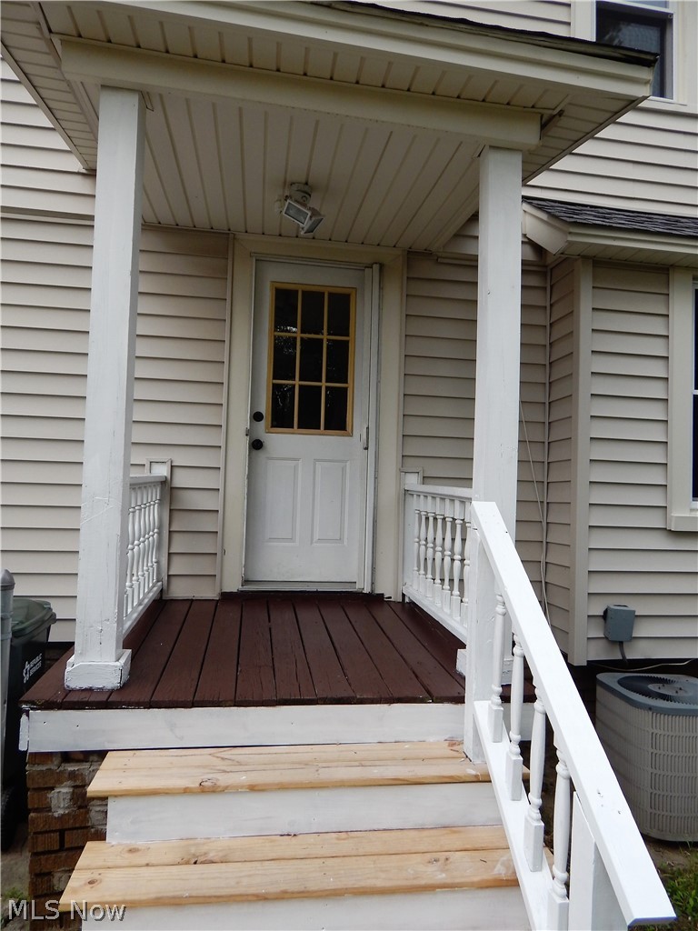 7501 Jameson Road Cleveland, OH 44129 - Photo 20 of 25