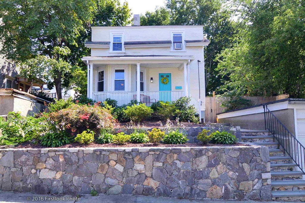 61 Rochambeau Avenue Providence, RI 02906 - Photo 1 of 24 Gallery Image 1