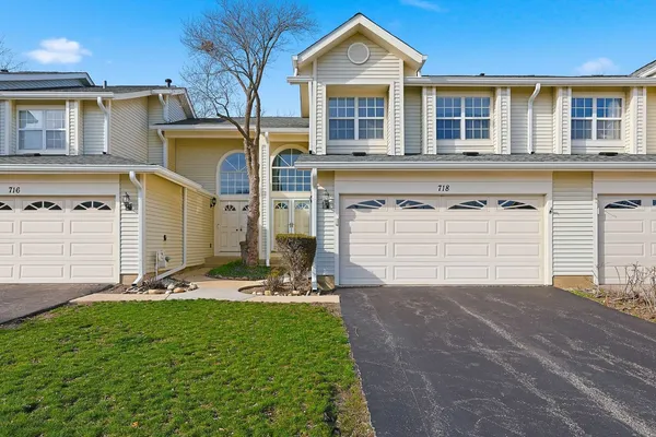$394,900 | 718 Sturnbridge Lane, Schaumburg, IL 60173