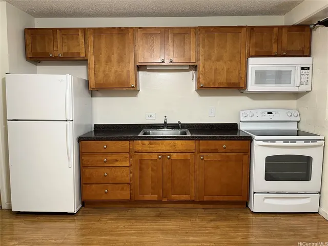 $1,400 | 2407 Tusitala Street, Unit 101, Honolulu, HI 96815