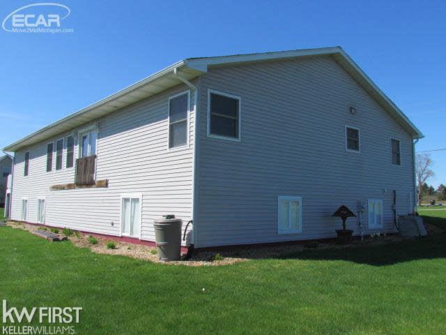 3272 North Burkhart Road Howell, MI 48855 - Photo 18 of 23 21268909-17.JPG