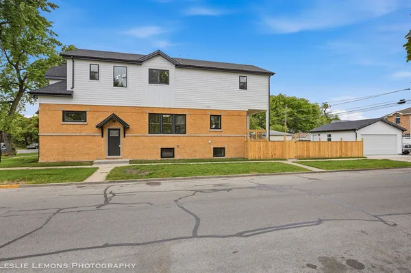 $675,000 | 1247 Scoville Avenue, Berwyn, IL 60402