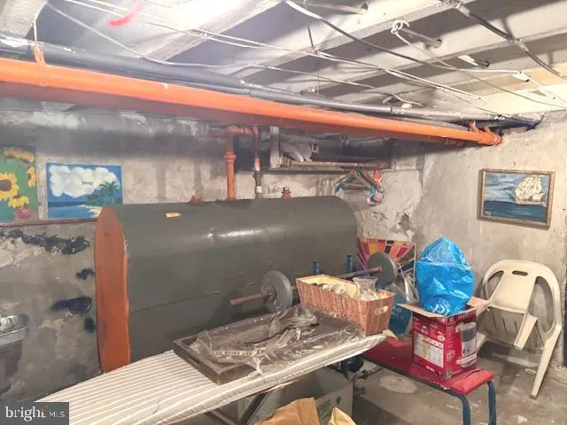 a bed room with a bed