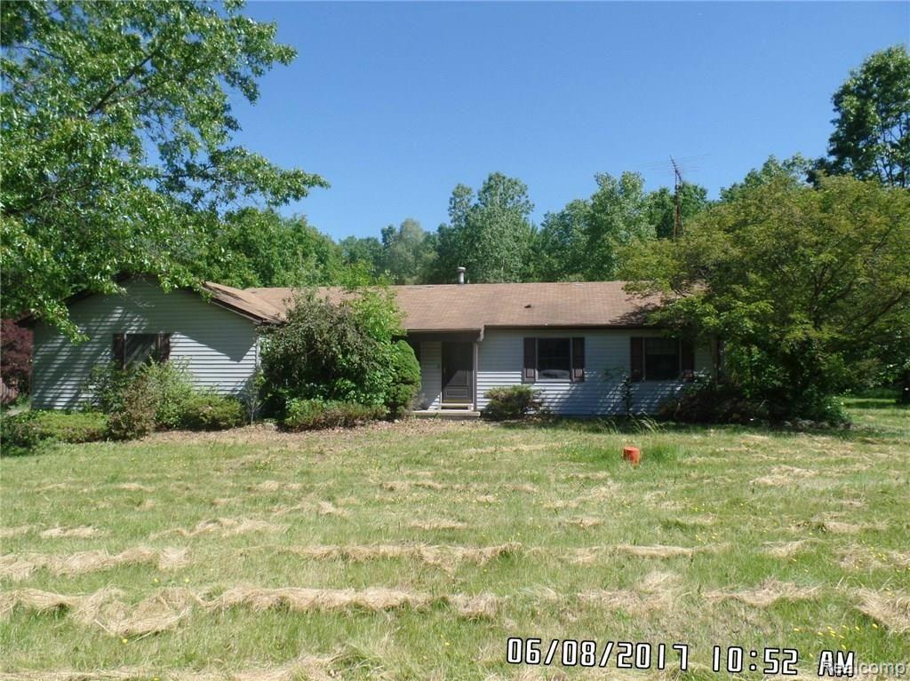 8187 Turner Road Fenton, MI 48430 - Photo 1 of 24 SAM_8583.JPG