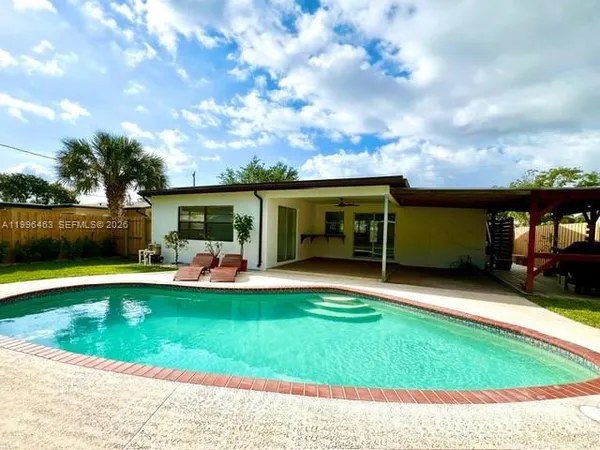 $4,800 | 329 Southwest 3rd Street, Boca Raton, FL 33432