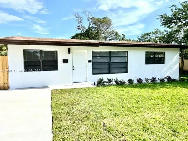 $4,800 | 329 Southwest 3rd Street, Boca Raton, FL 33432