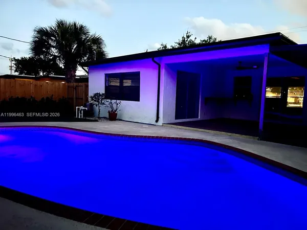 $4,800 | 329 Southwest 3rd Street, Boca Raton, FL 33432