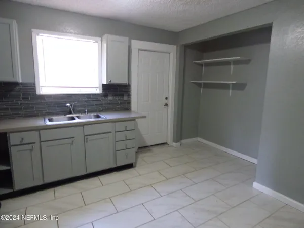 $1,750 | 516 East 58th Street, Jacksonville, FL 32208