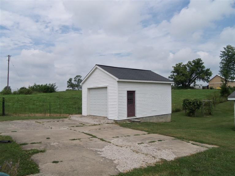 310 Delaney Ferry Road Versailles, KY 40383 - Photo 13 of 40 This is a one car concrete block foundat