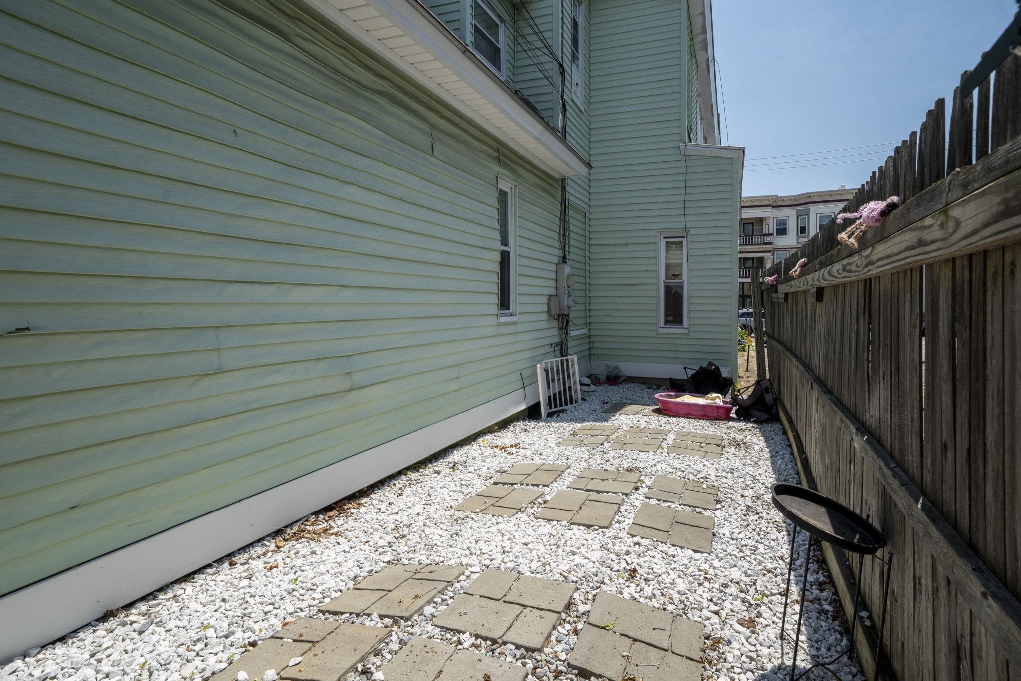312 Merrimack Street Manchester, NH 03103 - Photo 3 of 33
