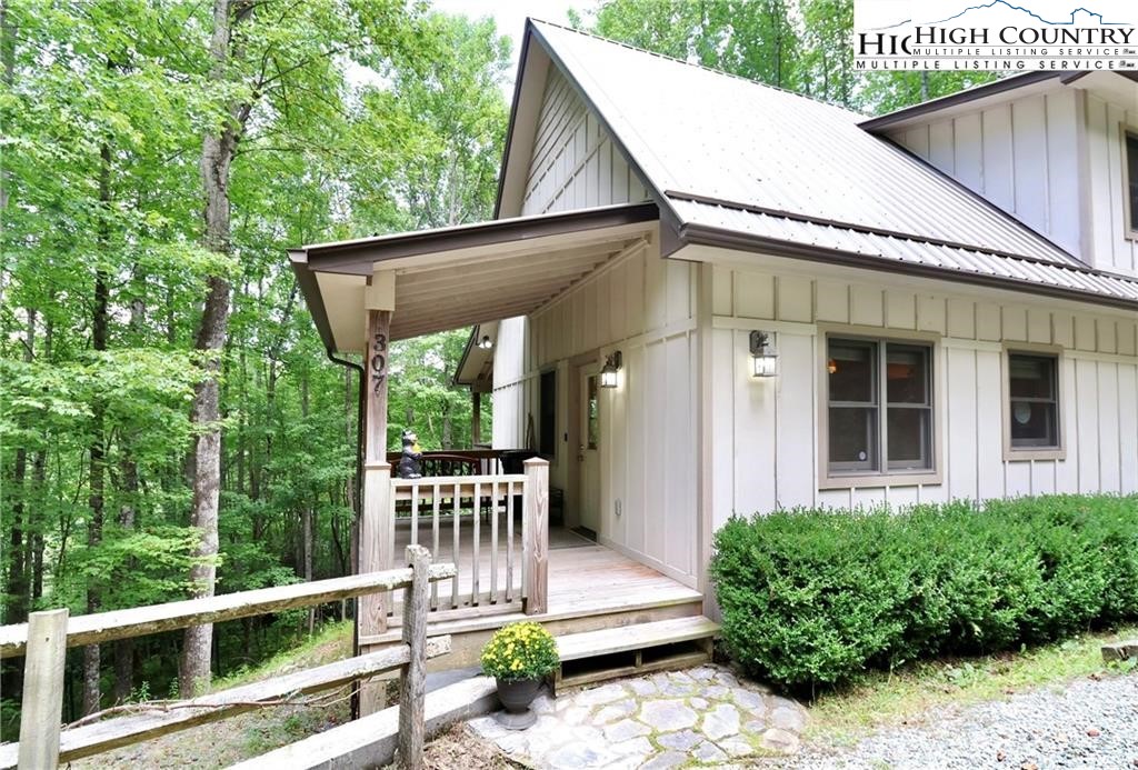 307 Yellowrock Road Banner Elk, NC 28604 - Photo 7 of 43 Gallery Image 7