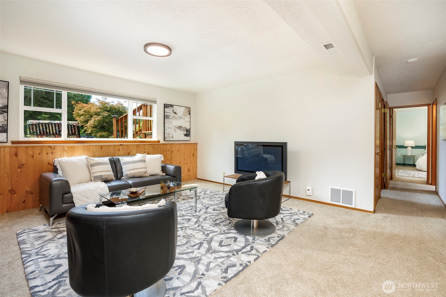 10152 Northeast 204th Street Bothell, WA 98011 - Photo 16 of 34