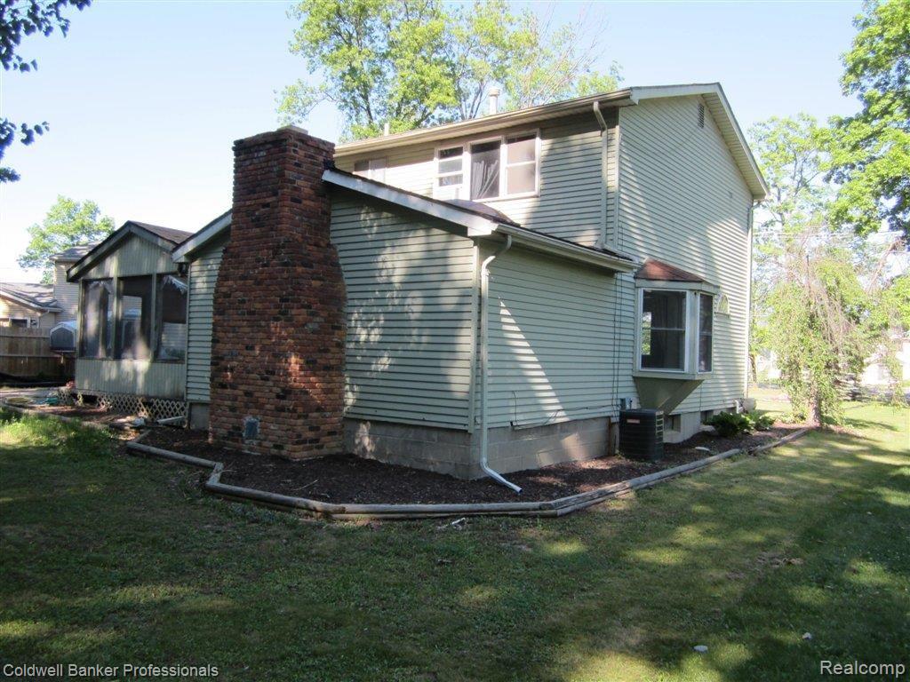 13150 Torrey Road Fenton, MI 48430 - Photo 8 of 16 IMG_0547.JPG