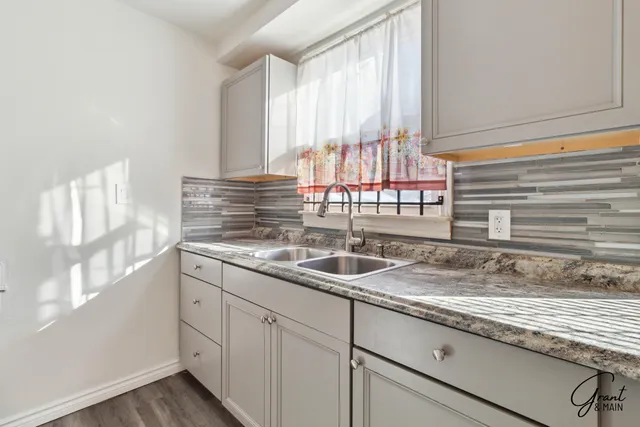 $94,900 | 10510 Duprey Street, Detroit, MI 48224