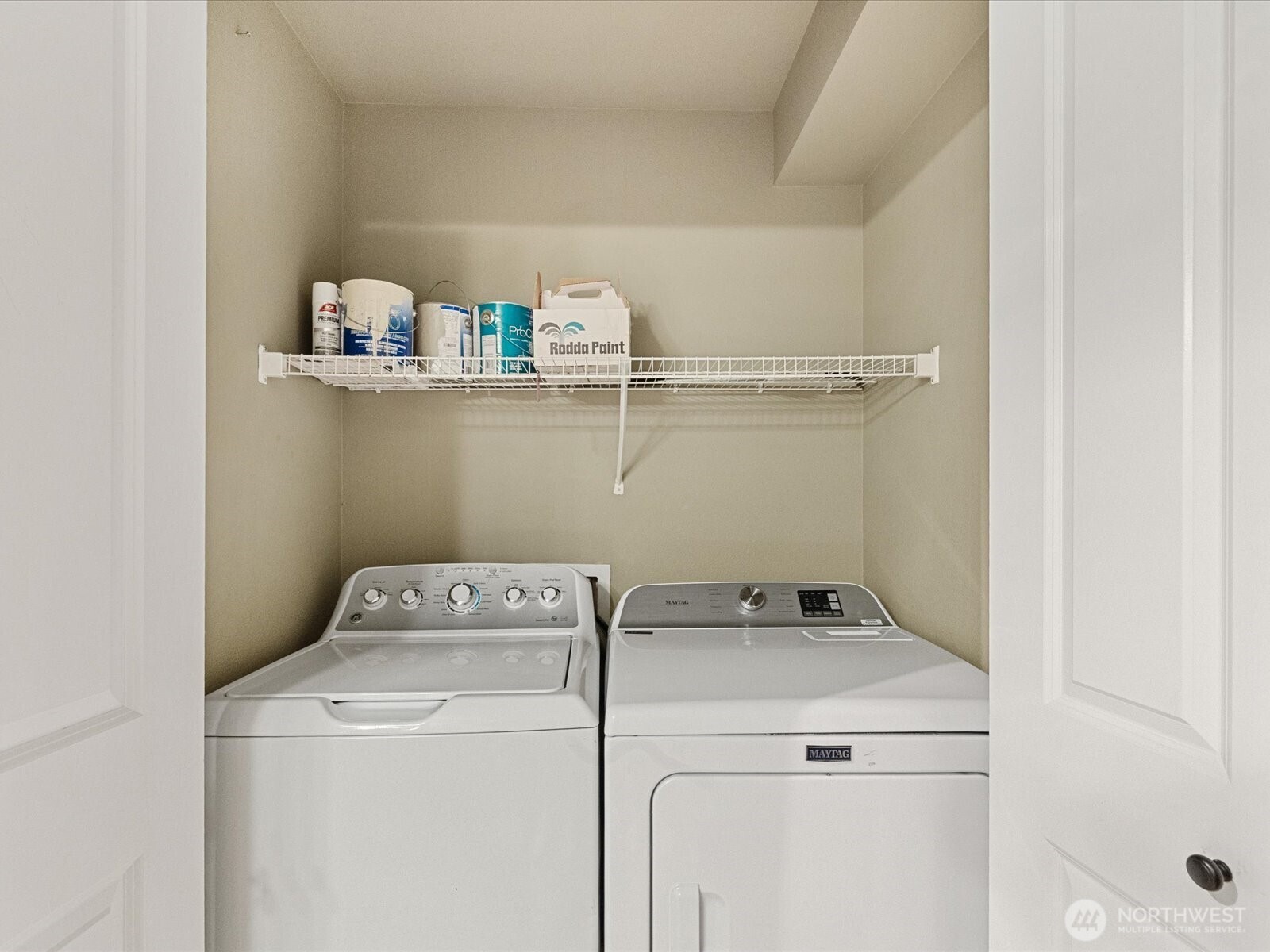 690 32nd Street, Unit B205 Bellingham, WA 98225 - Photo 38 of 40 a utility room with dryer and washer