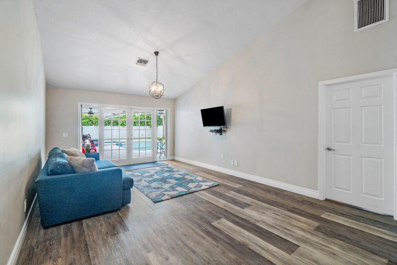 1491 Southwest 15th Street Boca Raton, FL 33486 - Photo 7 of 36 008-1491Southwest15thStreet-BocaRaton-FL