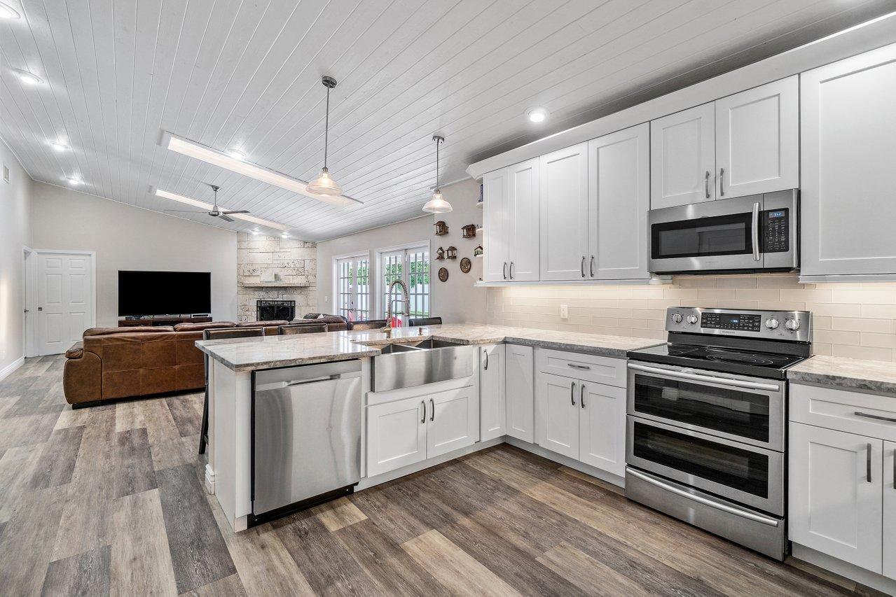 1491 Southwest 15th Street Boca Raton, FL 33486 - Photo 8 of 36 011-1491Southwest15thStreet-BocaRaton-FL