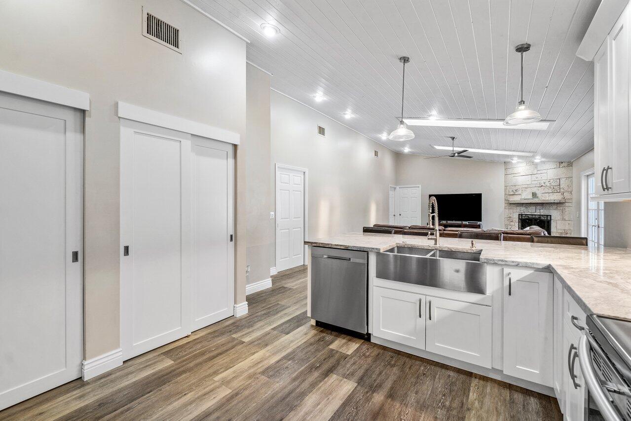 1491 Southwest 15th Street Boca Raton, FL 33486 - Photo 9 of 36 012-1491Southwest15thStreet-BocaRaton-FL