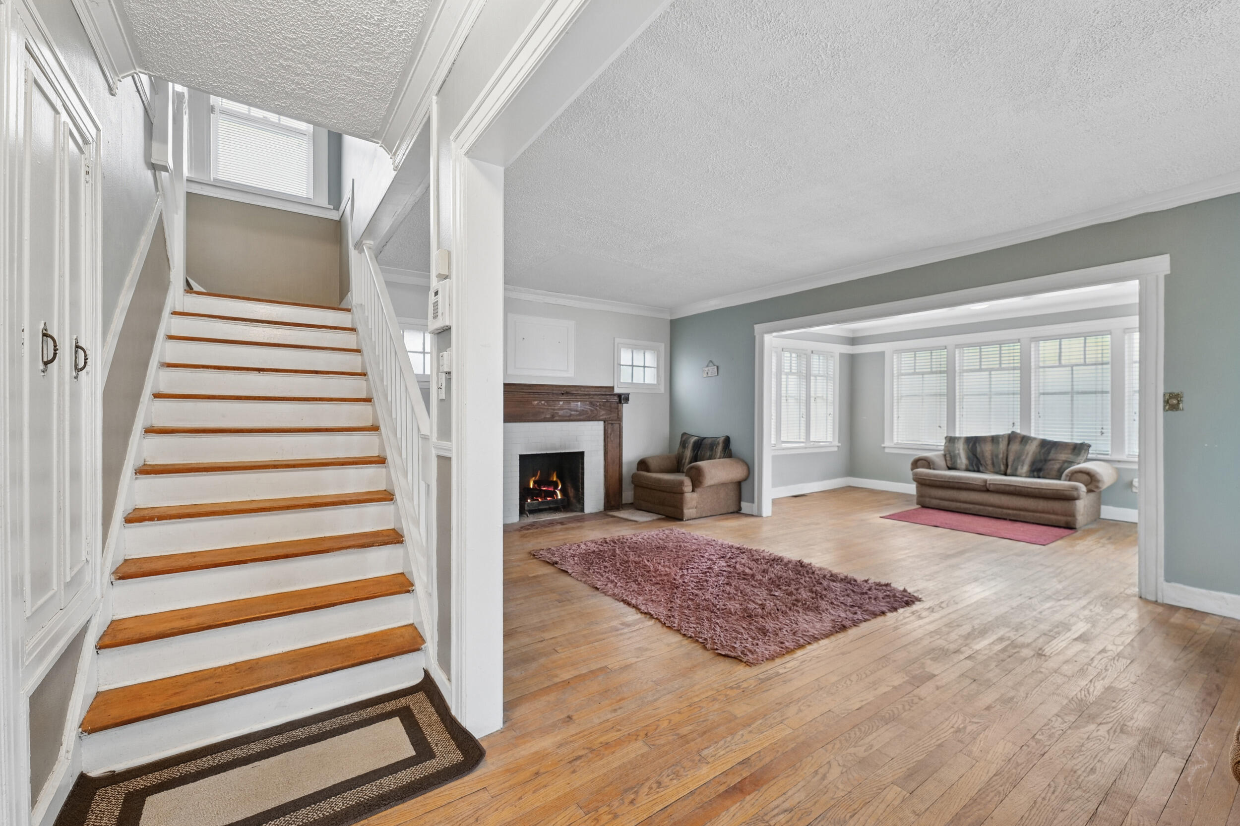 568 Johnson Street Gary, IN 46402 - Photo 5 of 24 2500x1666