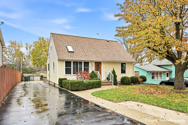 $2,300 | 1219 Brentwood Drive, Round Lake Beach, IL 60073
