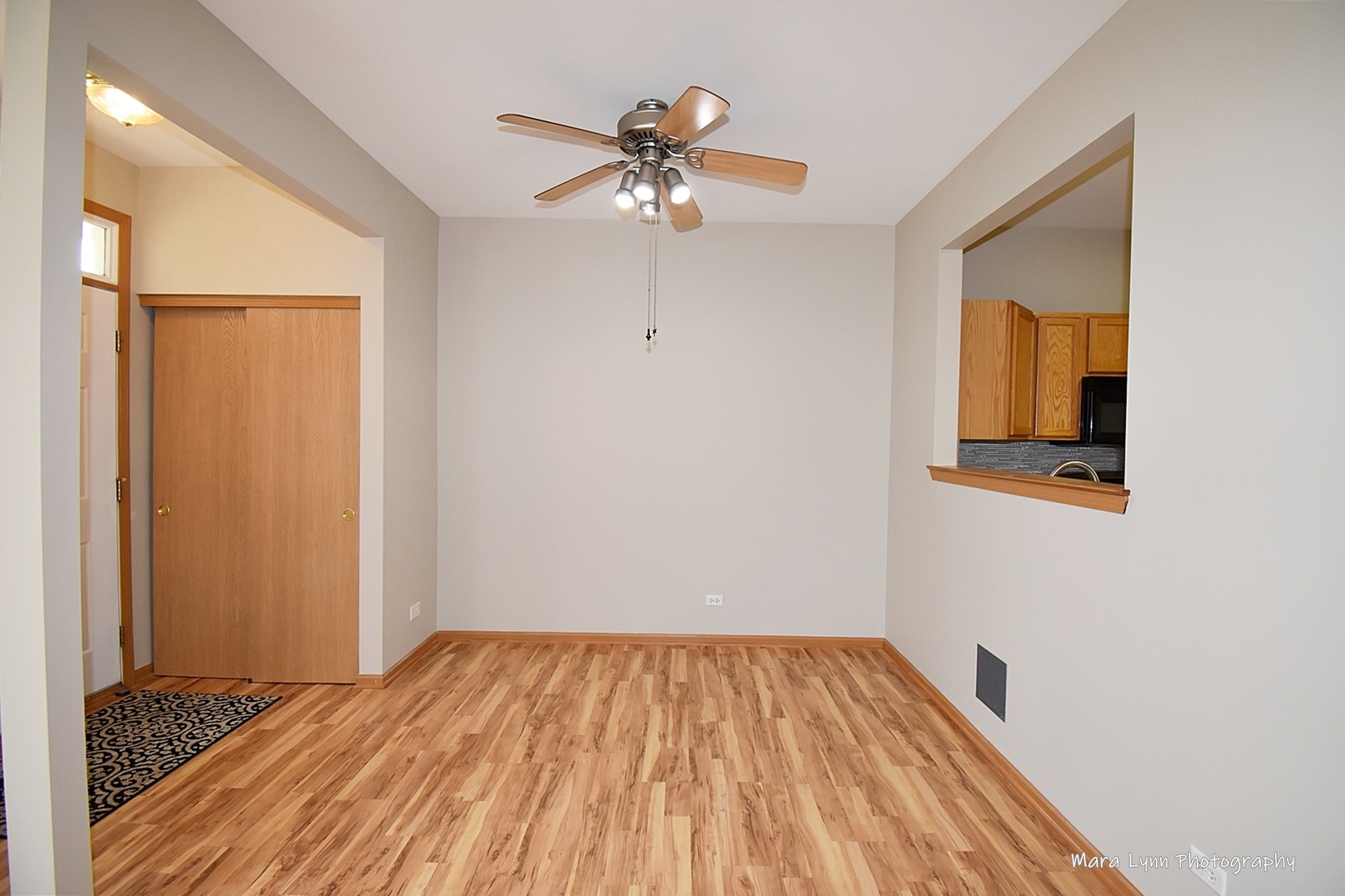 760 County Line Road Aurora, IL 60502 - Photo 11 of 25 a view of empty room with wooden floor