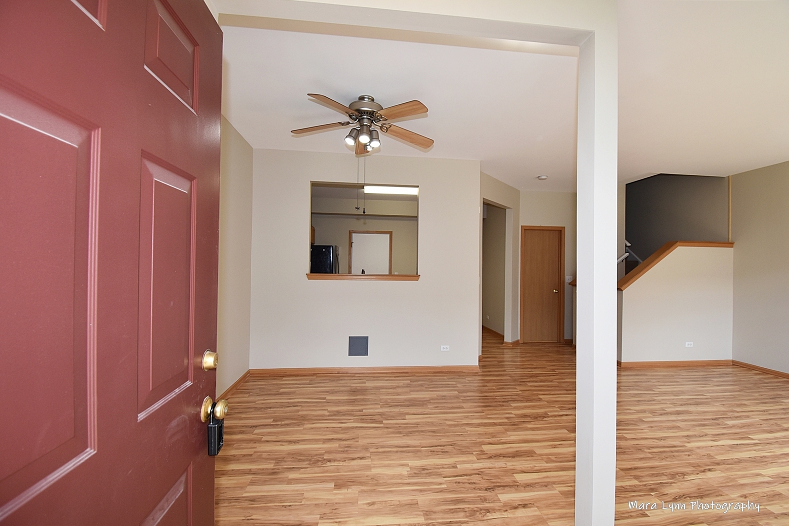 760 County Line Road Aurora, IL 60502 - Photo 2 of 25 a view of empty room with wooden floor