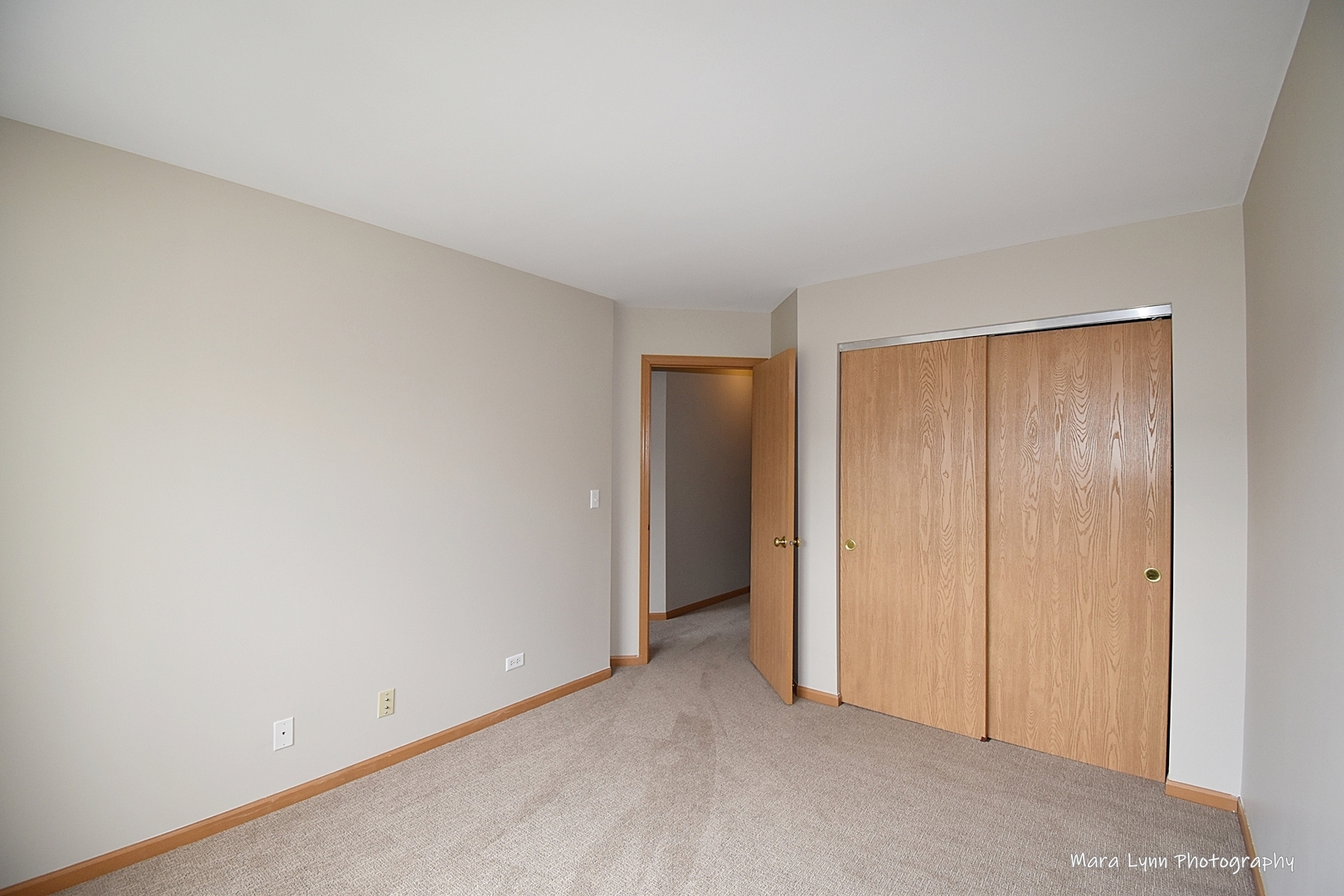 760 County Line Road Aurora, IL 60502 - Photo 21 of 25 a view of an empty room and closet area