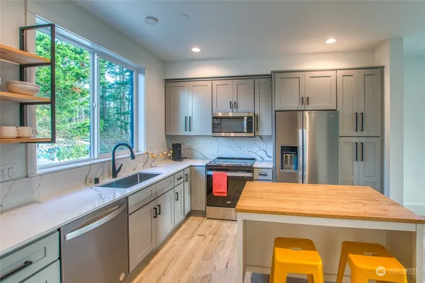 $1,098,000 | 231 Madrona Street, Unit 5, Orcas Island, WA 98245