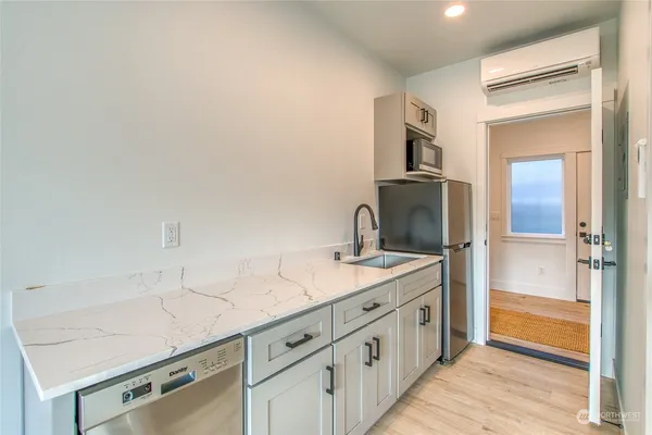 $1,098,000 | 231 Madrona Street, Unit 5, Orcas Island, WA 98245